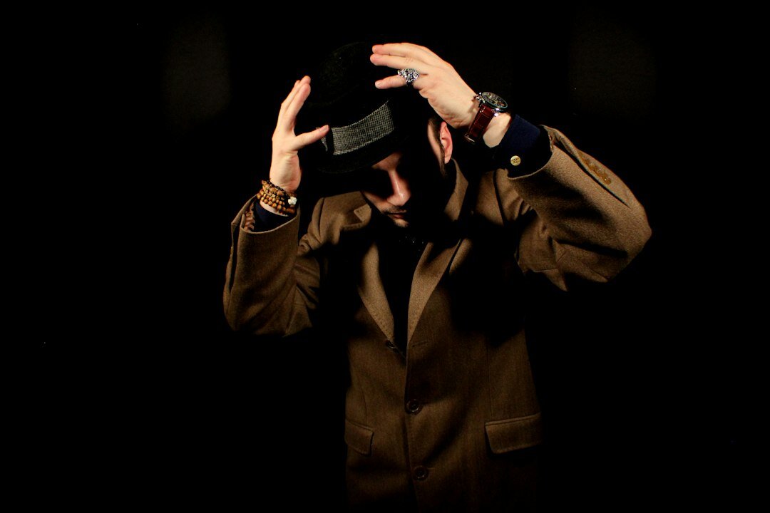 detective investigating crime